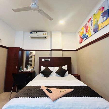 Rio Rooms Medical College Kozhikode Exterior photo