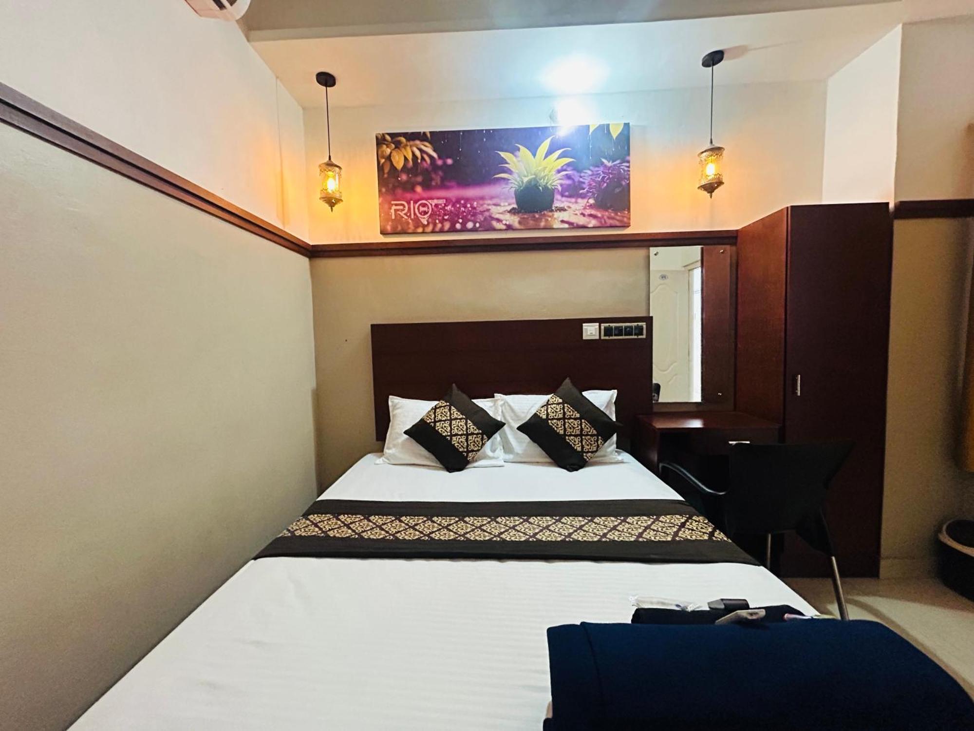 Rio Rooms Medical College Kozhikode Exterior photo